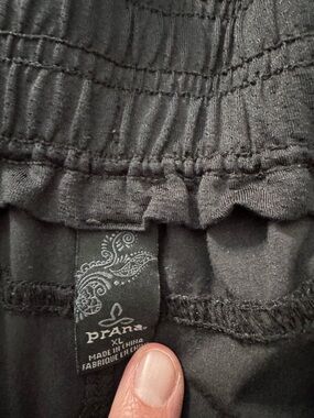 Prana Black Elastic-Waist Pull-On Bottoms